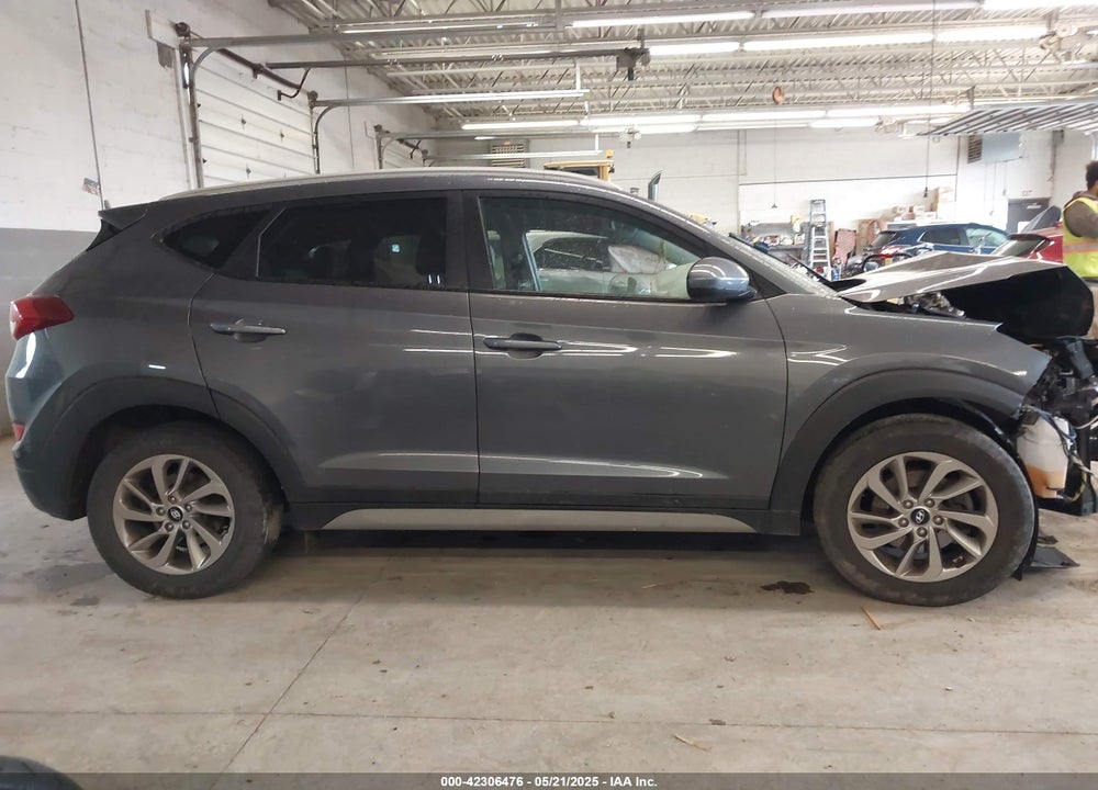 2018 HYUNDAI TUCSON SEL VIN: KM8J3CA45JU681289