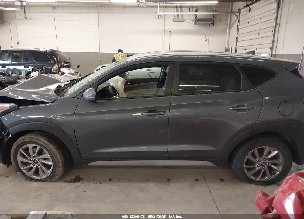 2018 HYUNDAI TUCSON SEL VIN: KM8J3CA45JU681289