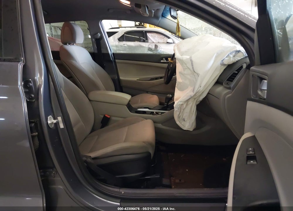 2018 HYUNDAI TUCSON SEL VIN: KM8J3CA45JU681289