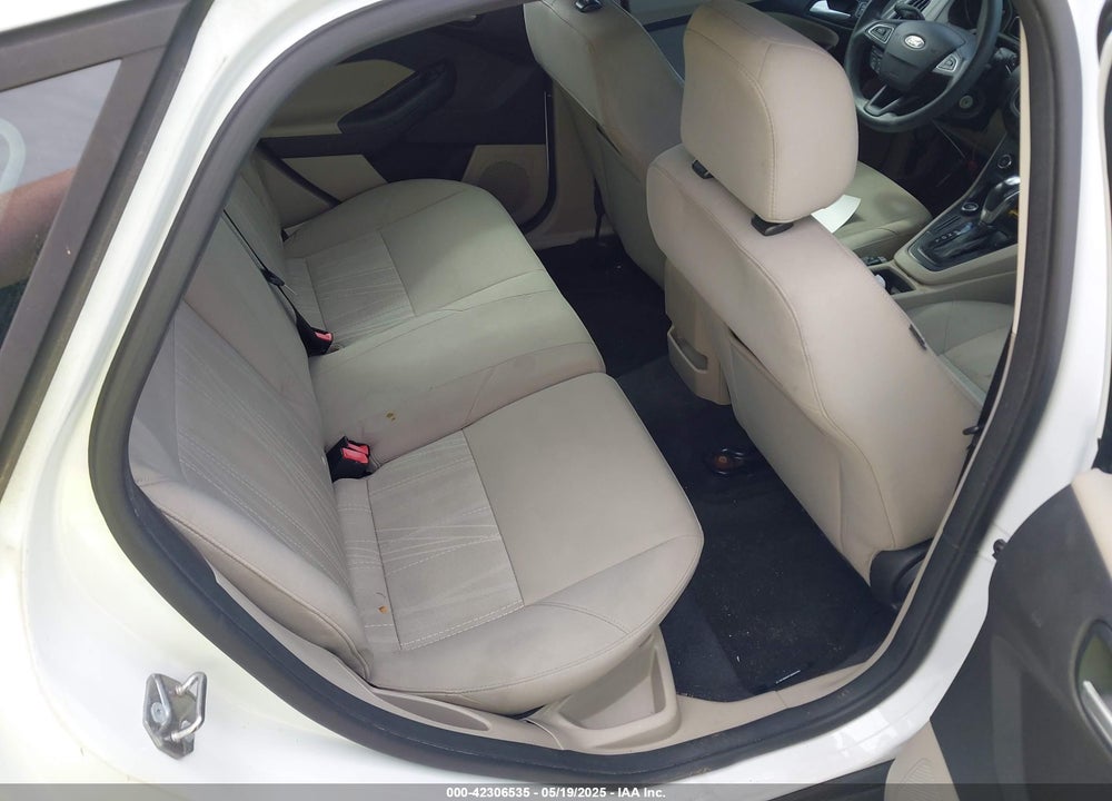 2015 FORD FOCUS VIN: 1FADP3K21FL253032