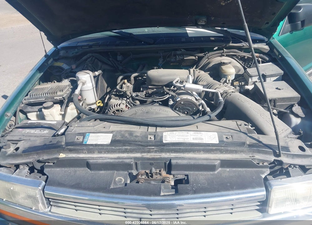1999 CHEVROLET BLAZER LS VIN: 1GNDT13W5X2131249