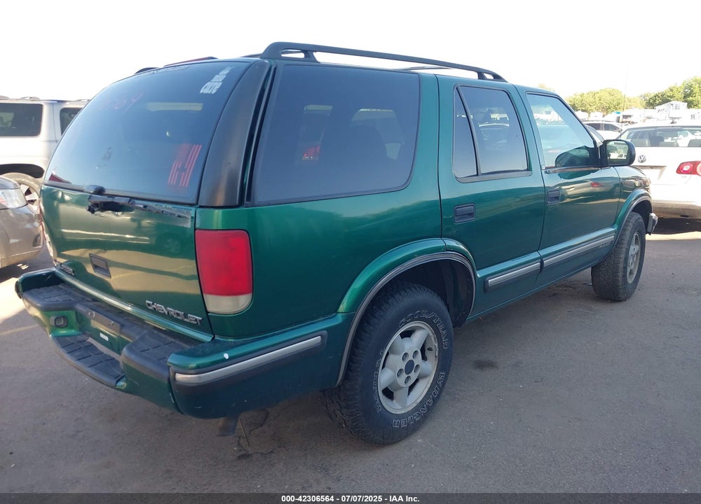 1999 CHEVROLET BLAZER LS VIN: 1GNDT13W5X2131249