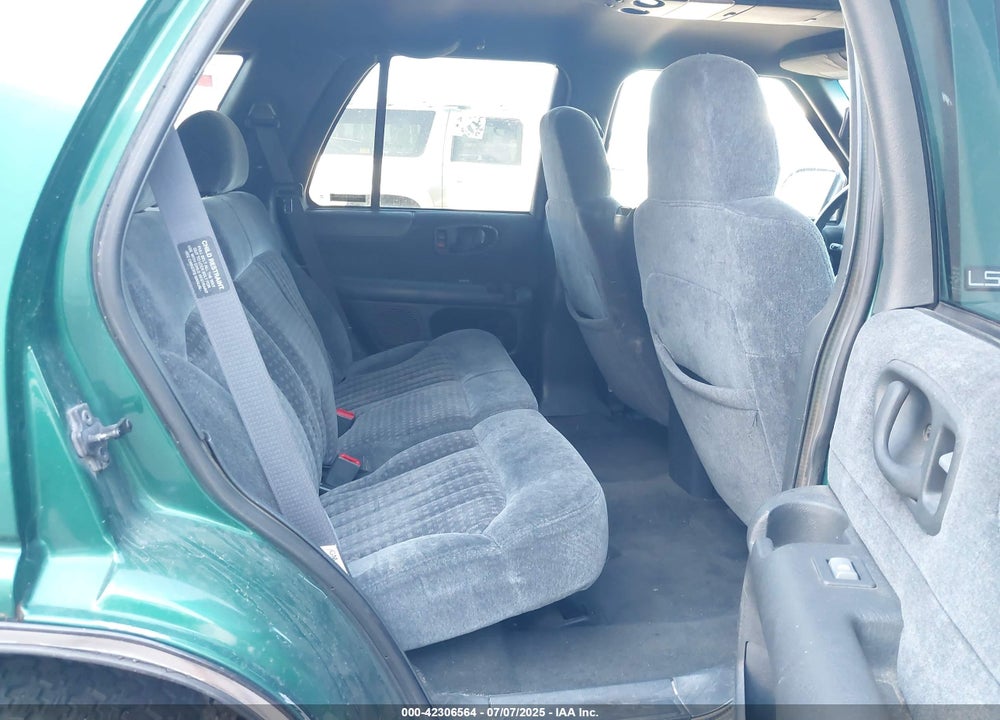 1999 CHEVROLET BLAZER LS VIN: 1GNDT13W5X2131249