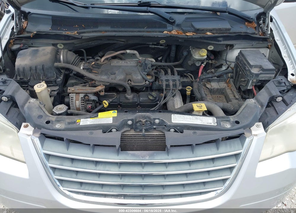 2009 CHRYSLER TOWN & COUNTRY VIN: 2A8HR44E99R542621