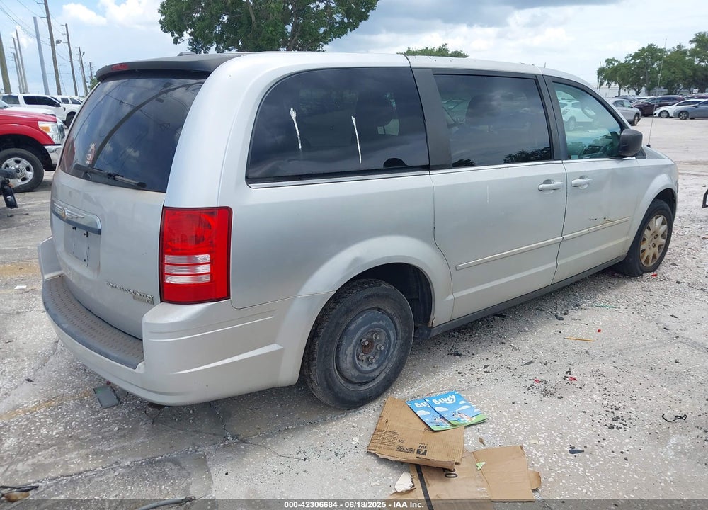 2009 CHRYSLER TOWN & COUNTRY VIN: 2A8HR44E99R542621