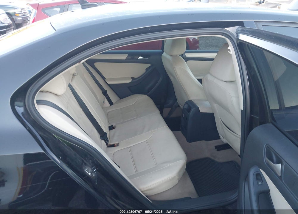 2012 VOLKSWAGEN JETTA VIN: 3VWDX7AJ3CM422968