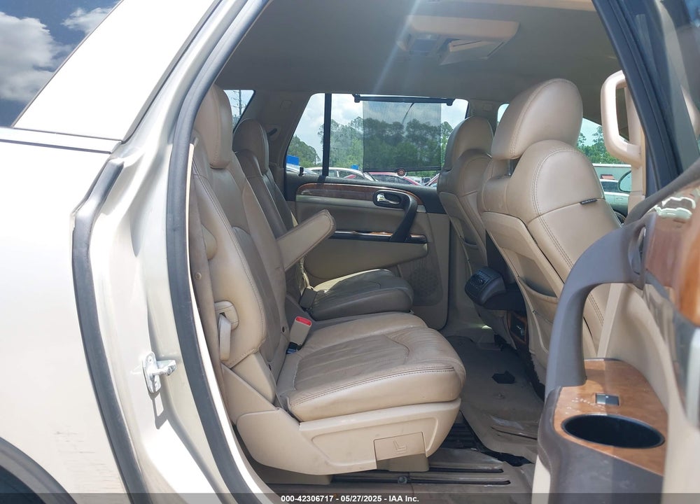 2008 BUICK ENCLAVE CXL VIN: 5GAER23728J170898