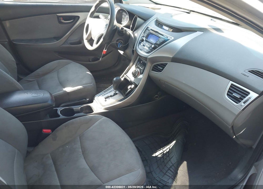 2013 HYUNDAI ELANTRA VIN: 5NPDH4AE1DH257091