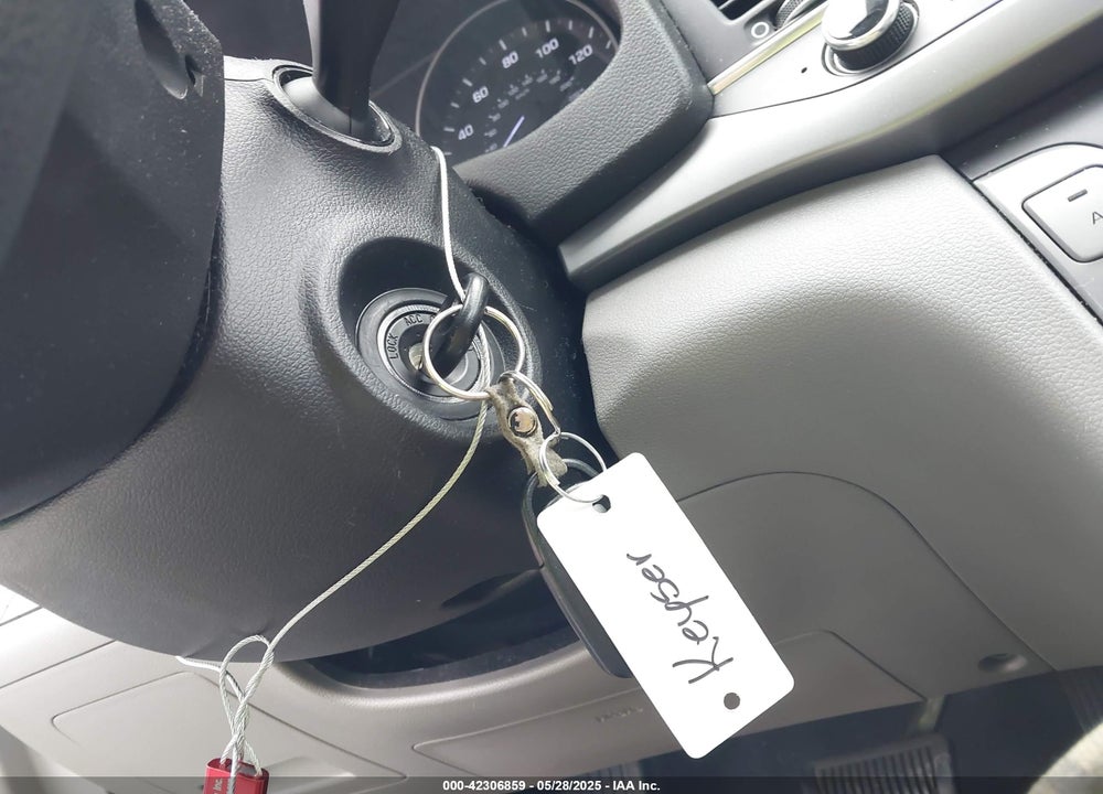2017 HYUNDAI ELANTRA VIN: KMHD84LF5HU371592