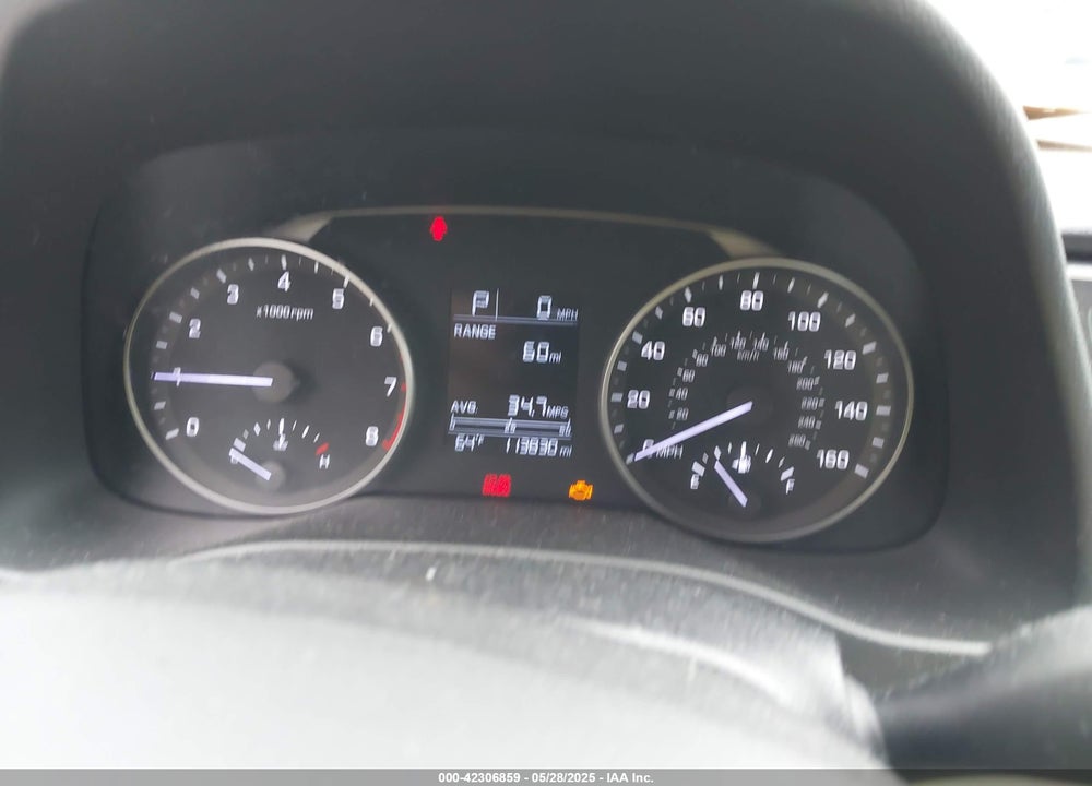 2017 HYUNDAI ELANTRA VIN: KMHD84LF5HU371592