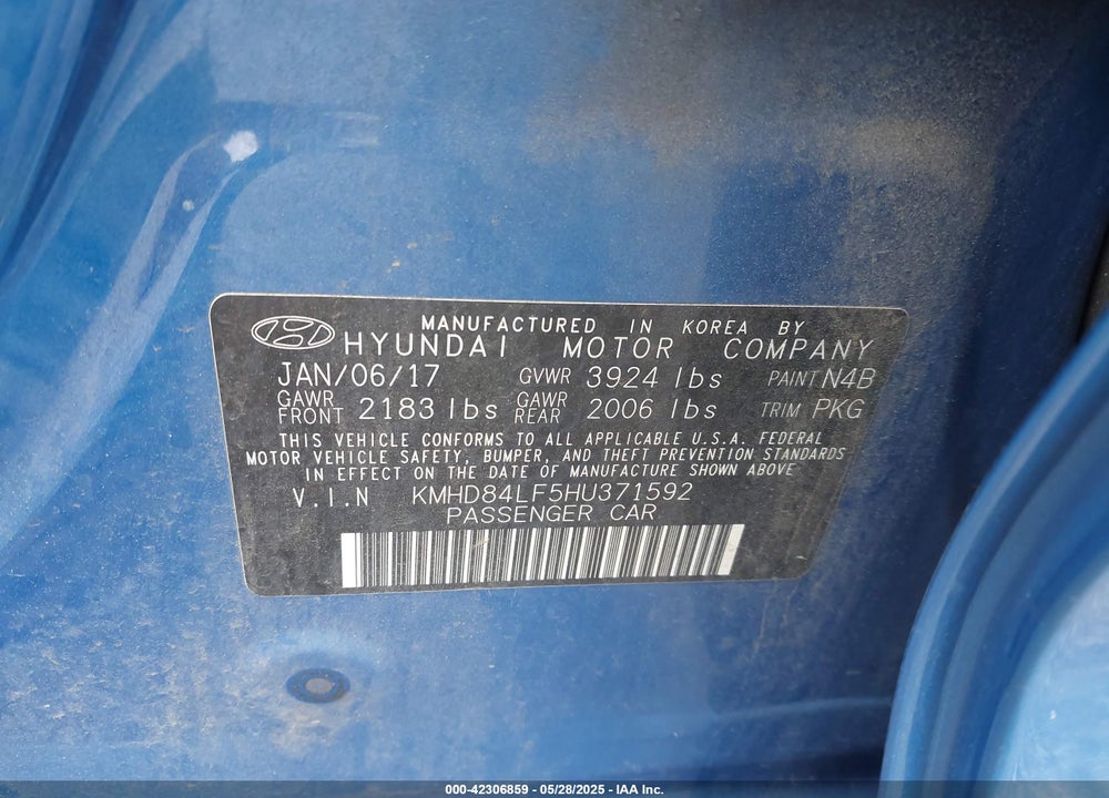 2017 HYUNDAI ELANTRA VIN: KMHD84LF5HU371592