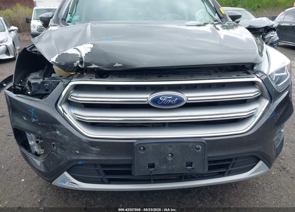 2017 FORD ESCAPE VIN: 1FMCU9J98HUE81845
