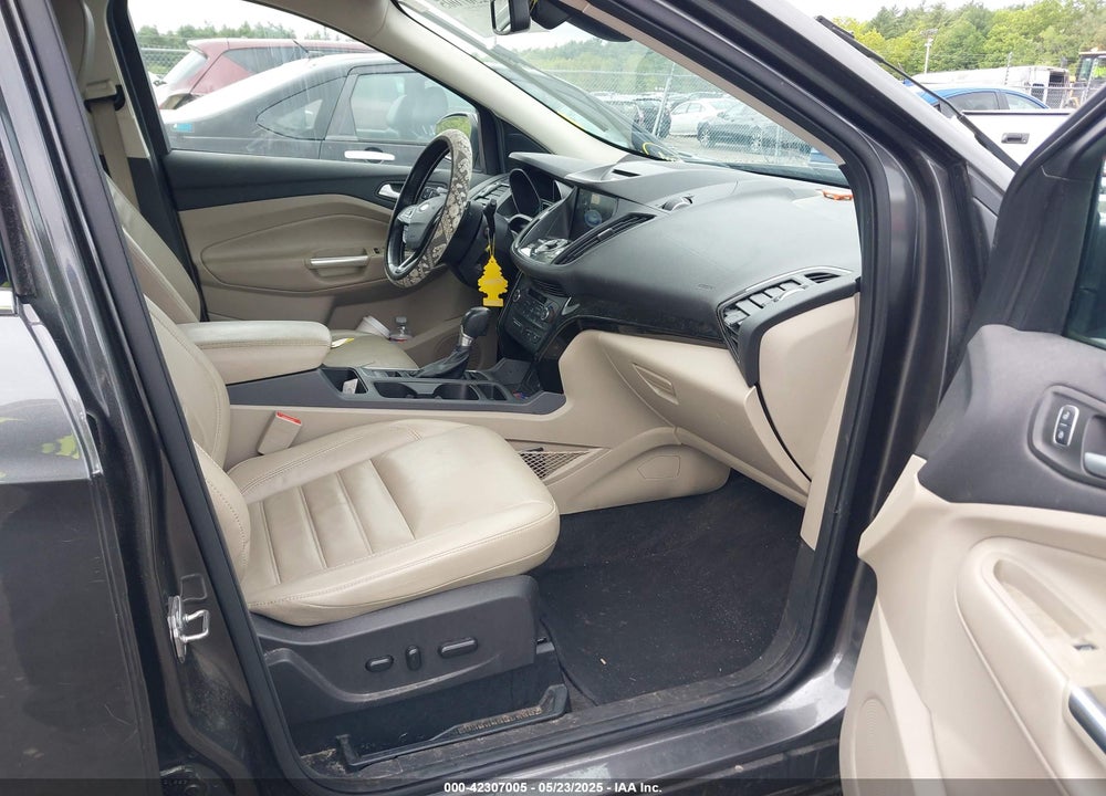 2017 FORD ESCAPE VIN: 1FMCU9J98HUE81845