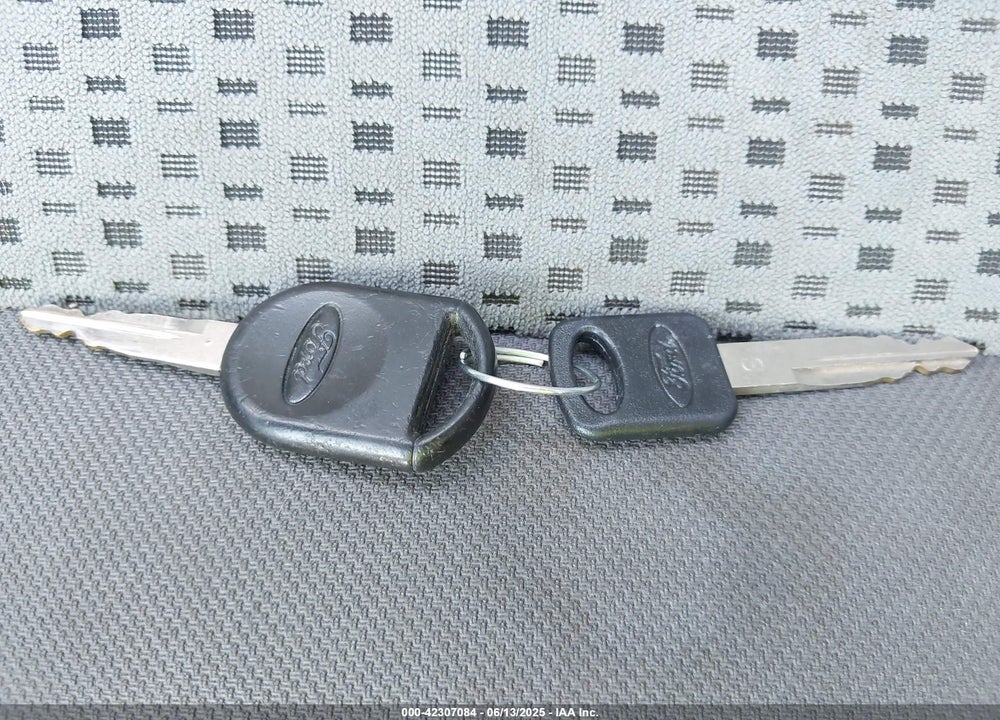 2006 FORD FOCUS VIN: 1FAFP34N96W151721