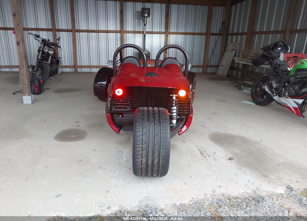 2018 VANDERHALL VENICE VIN: 1V9TV200XJR190459