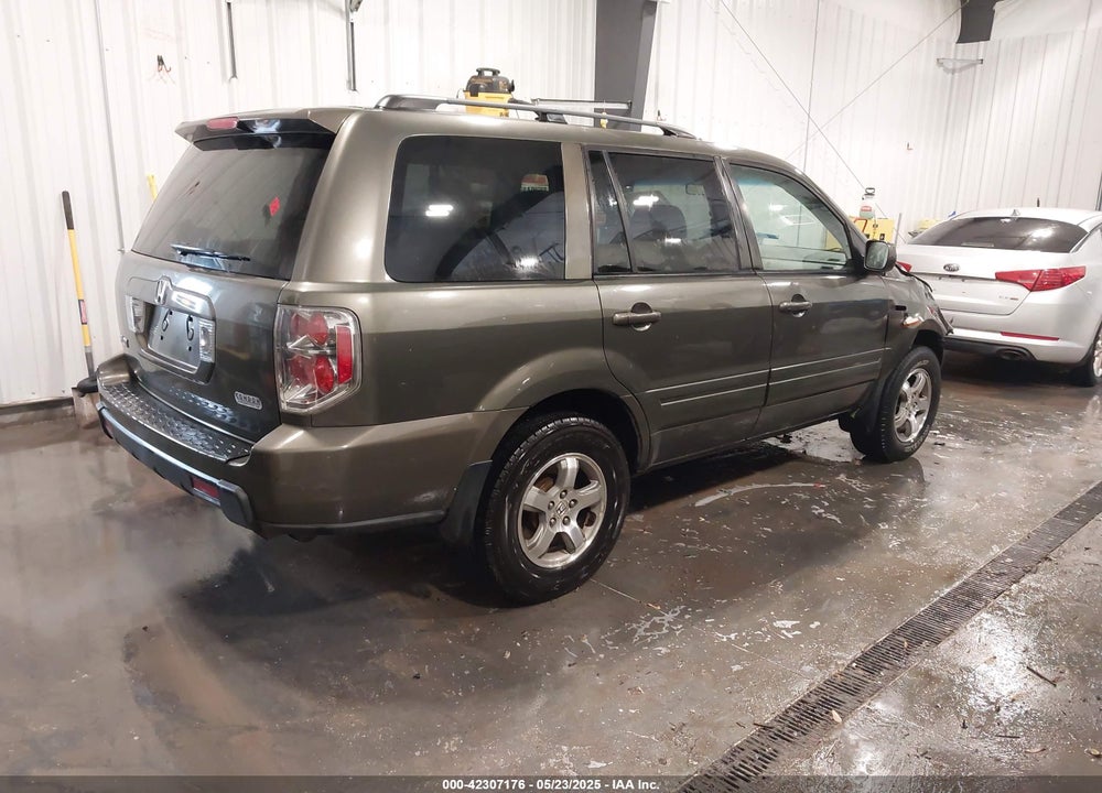 2006 HONDA PILOT EX VIN: 5FNYF284X6B012641