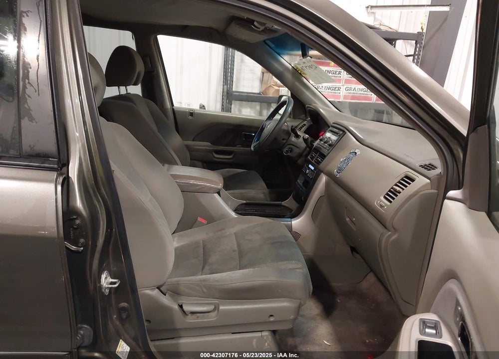 2006 HONDA PILOT EX VIN: 5FNYF284X6B012641