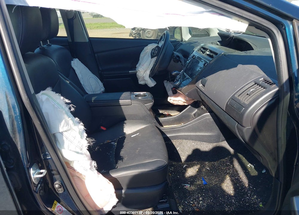 2017 TOYOTA PRIUS V VIN: JTDZN3EU2HJ065380