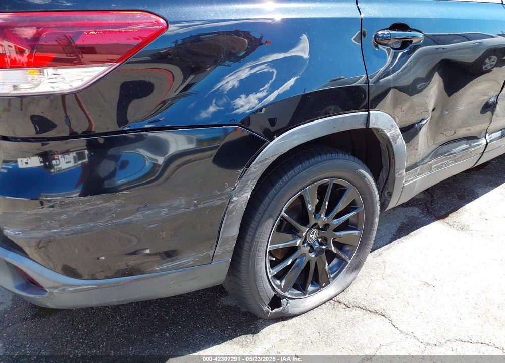 2019 TOYOTA HIGHLANDER SE VIN: 5TDKZRFH8KS573390