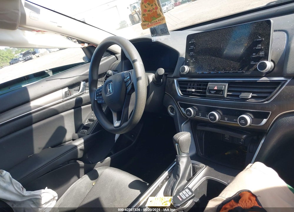 2019 HONDA ACCORD VIN: 1HGCV1F15KA026225