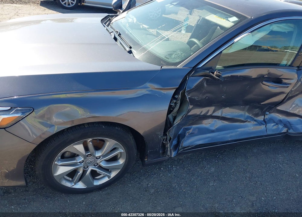 2019 HONDA ACCORD VIN: 1HGCV1F15KA026225