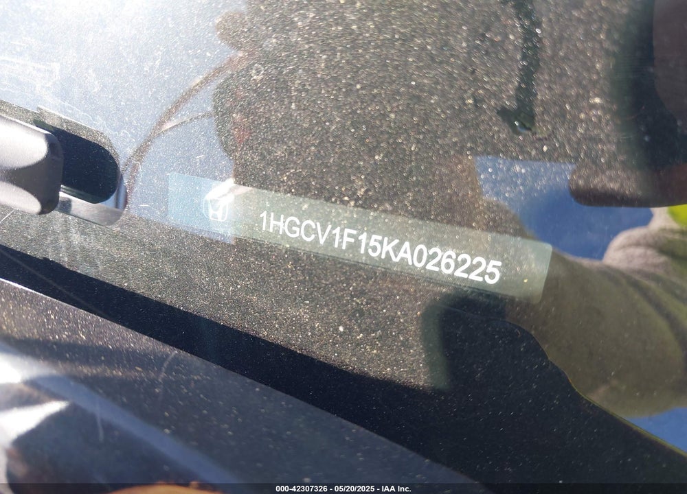 2019 HONDA ACCORD VIN: 1HGCV1F15KA026225