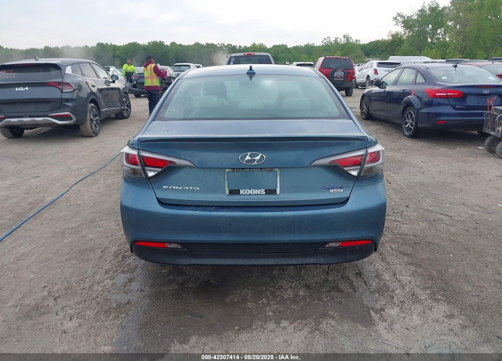 2016 HYUNDAI SONATA VIN: KMHE34L12GA016984