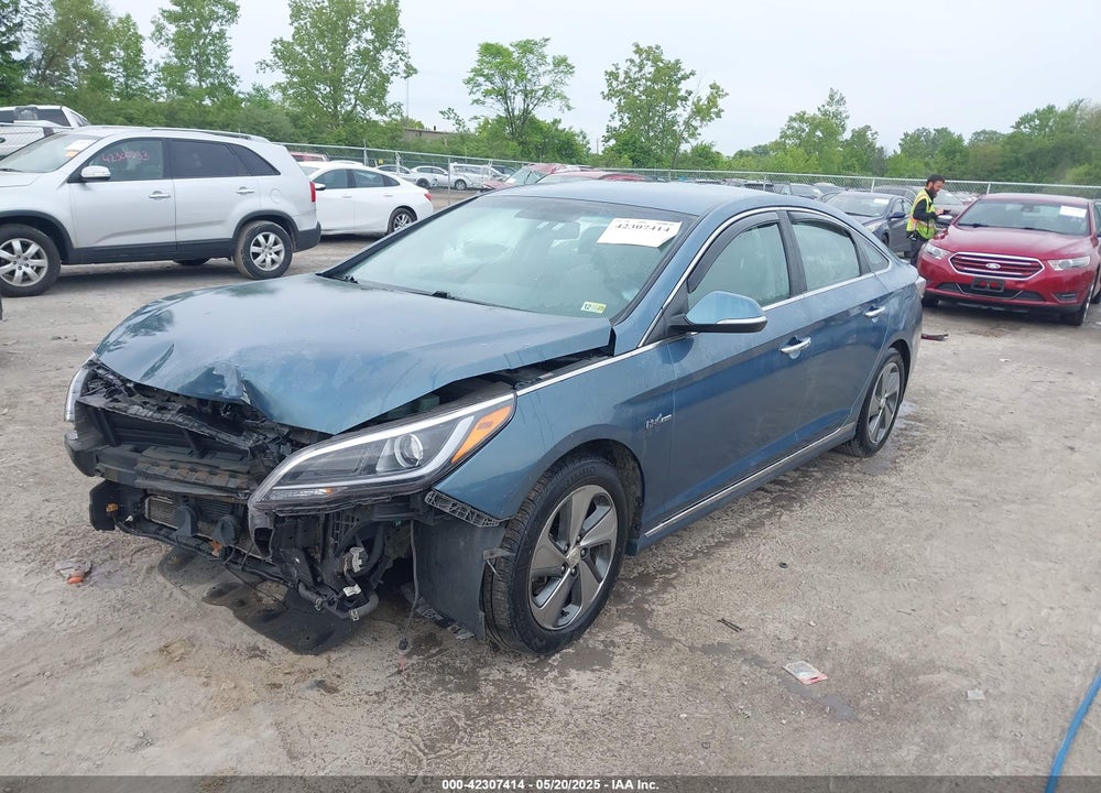 2016 HYUNDAI SONATA VIN: KMHE34L12GA016984
