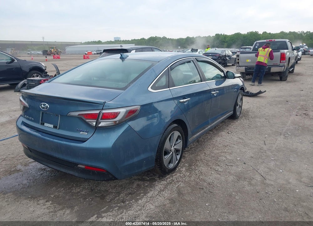 2016 HYUNDAI SONATA VIN: KMHE34L12GA016984