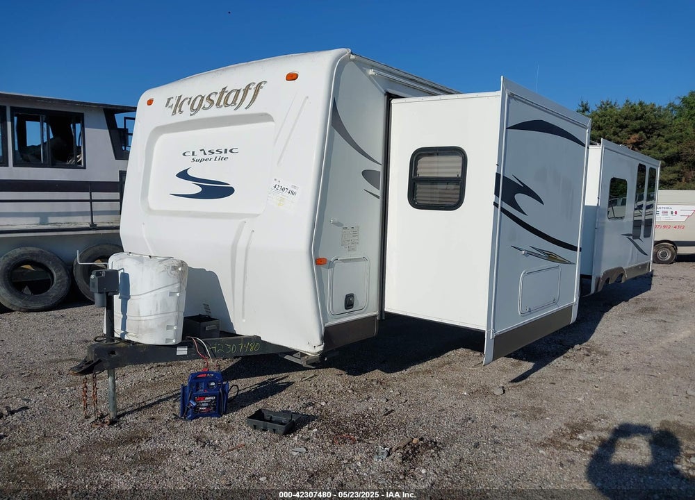 2014 FOREST RIVER FLAGSTAFF 831RKBSS VIN: 4X4TFLG2XE1856535