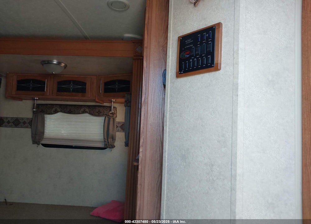 2014 FOREST RIVER FLAGSTAFF 831RKBSS VIN: 4X4TFLG2XE1856535