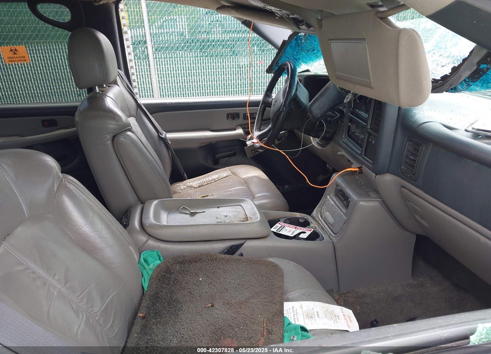 2002 CHEVROLET TAHOE LT VIN: 1GNEK13Z02J166605
