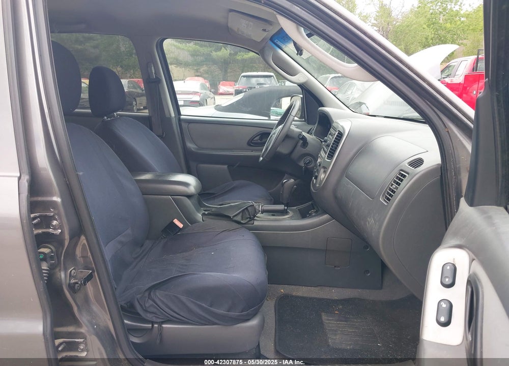 2005 FORD ESCAPE XLT VIN: 1FMYU93185DA12392