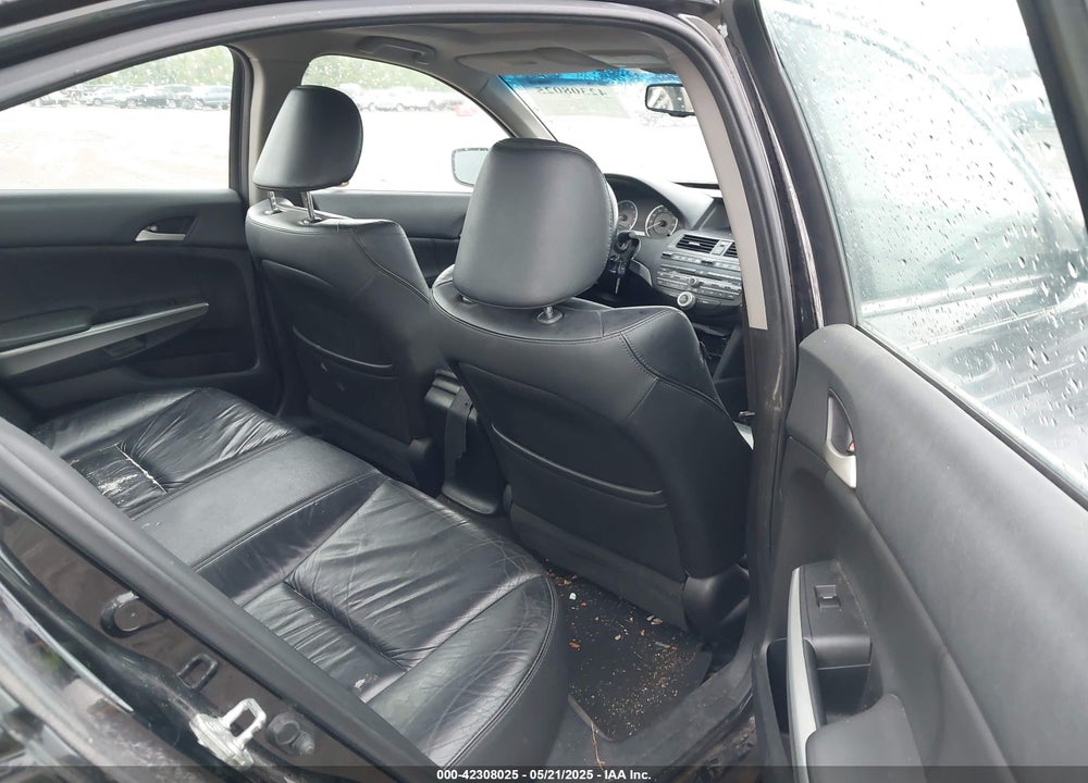 2009 HONDA ACCORD VIN: 1HGCP26809A033848