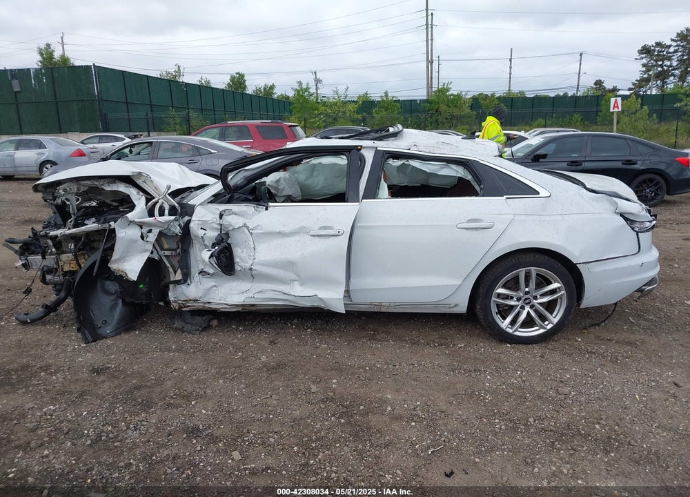 2021 AUDI A4 VIN: WAUEAAF42MA086122