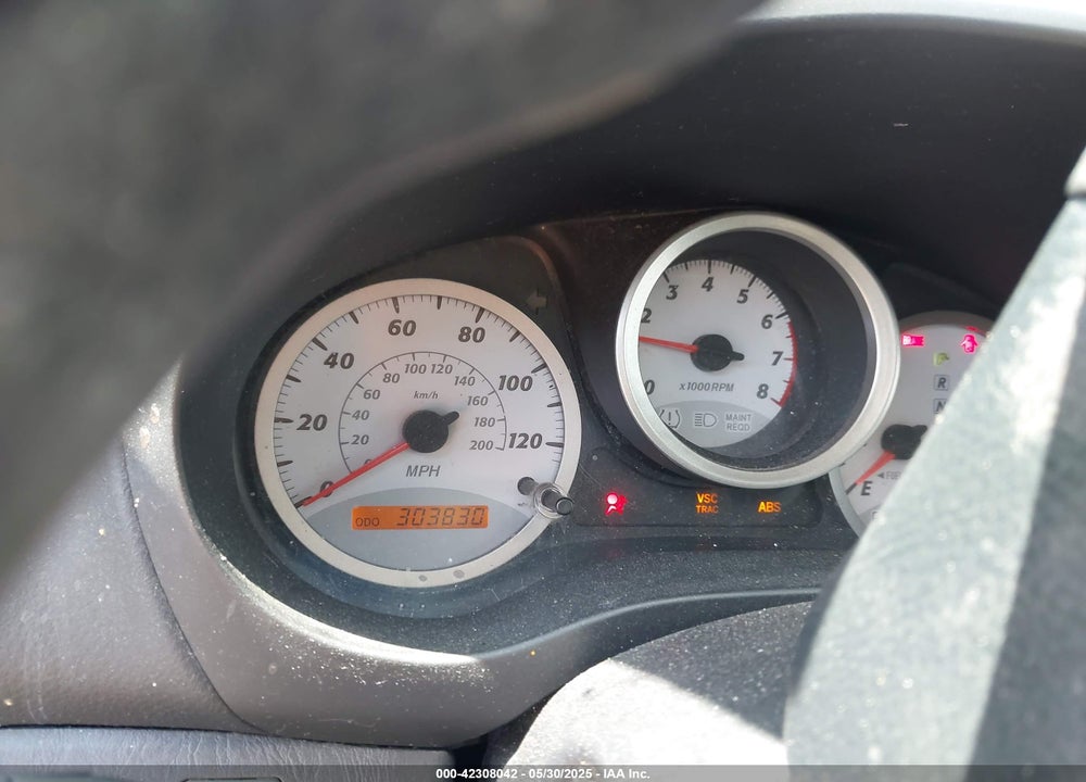 2005 TOYOTA RAV4 VIN: JTEHD20V256040613