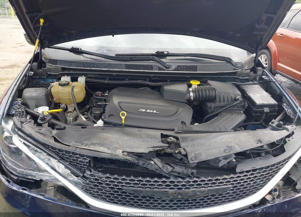 2017 CHRYSLER PACIFICA TOURING L VIN: 2C4RC1BG1HR634210