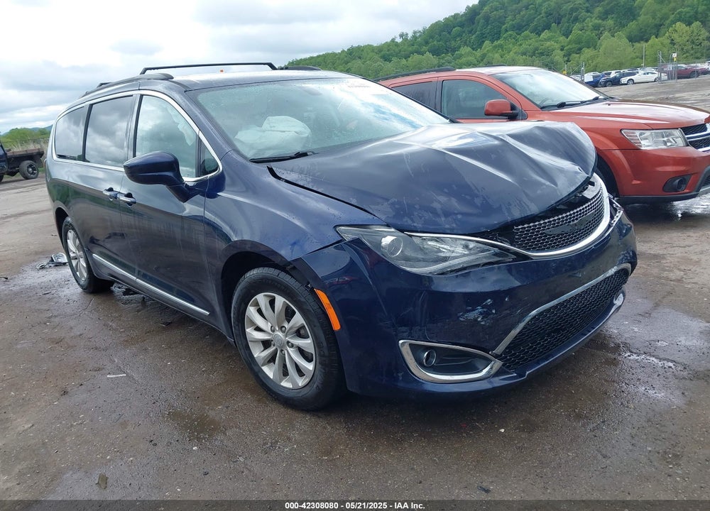 2017 CHRYSLER PACIFICA TOURING L VIN: 2C4RC1BG1HR634210