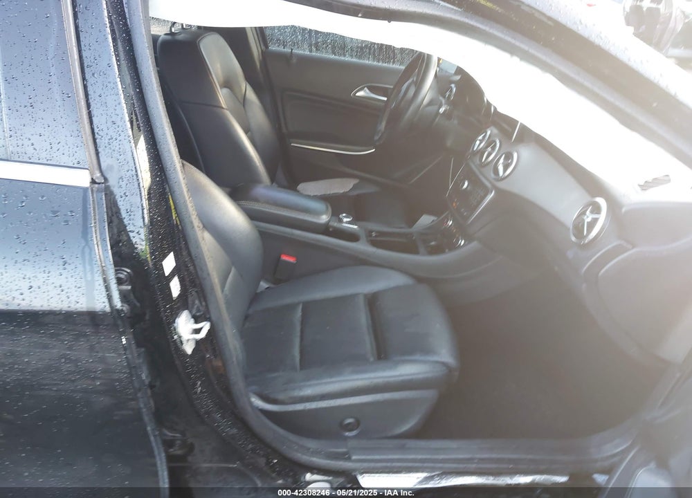 2017 MERCEDES-BENZ GLA-CLASS VIN: WDCTG4GB1HJ300041