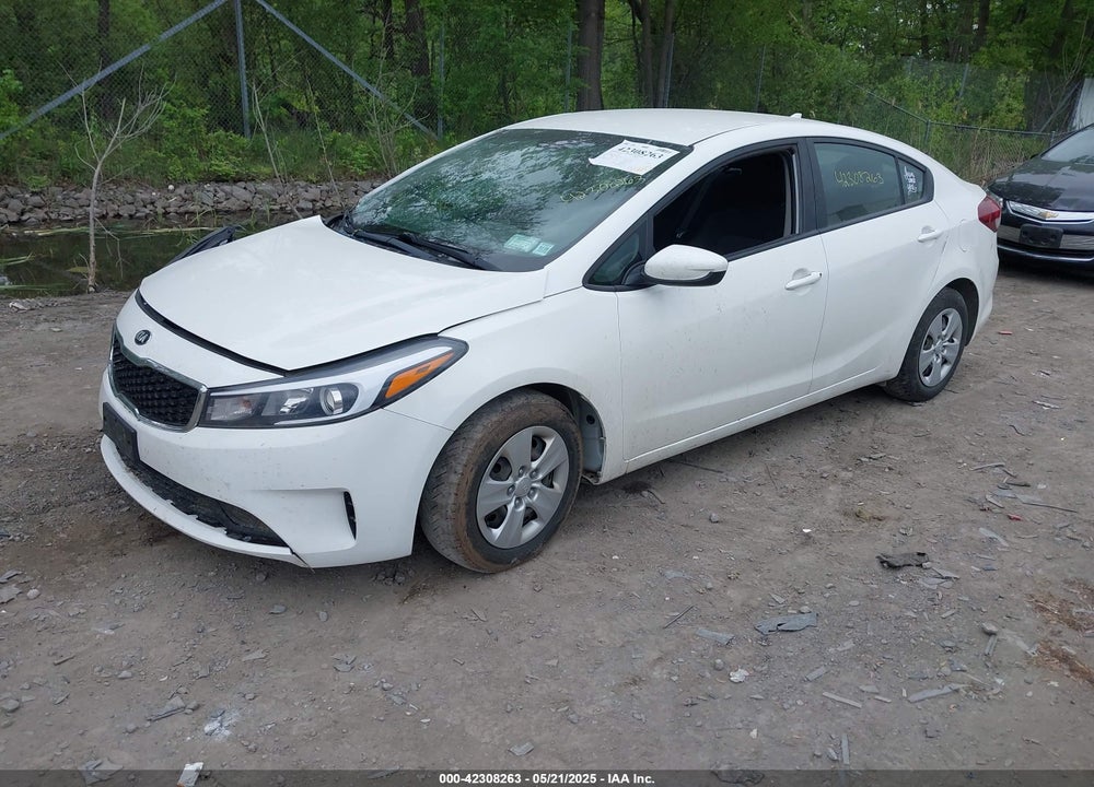 2018 KIA FORTE VIN: 3KPFK4A72JE275904
