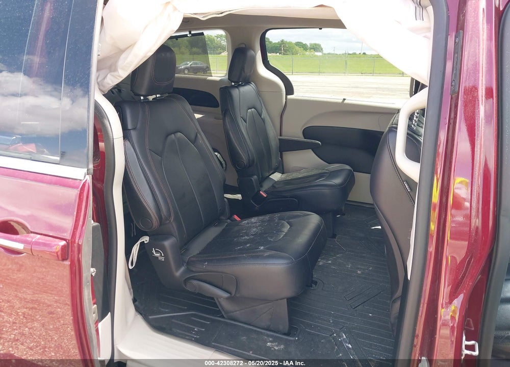 2018 CHRYSLER PACIFICA TOURING L VIN: 2C4RC1BG2JR158779