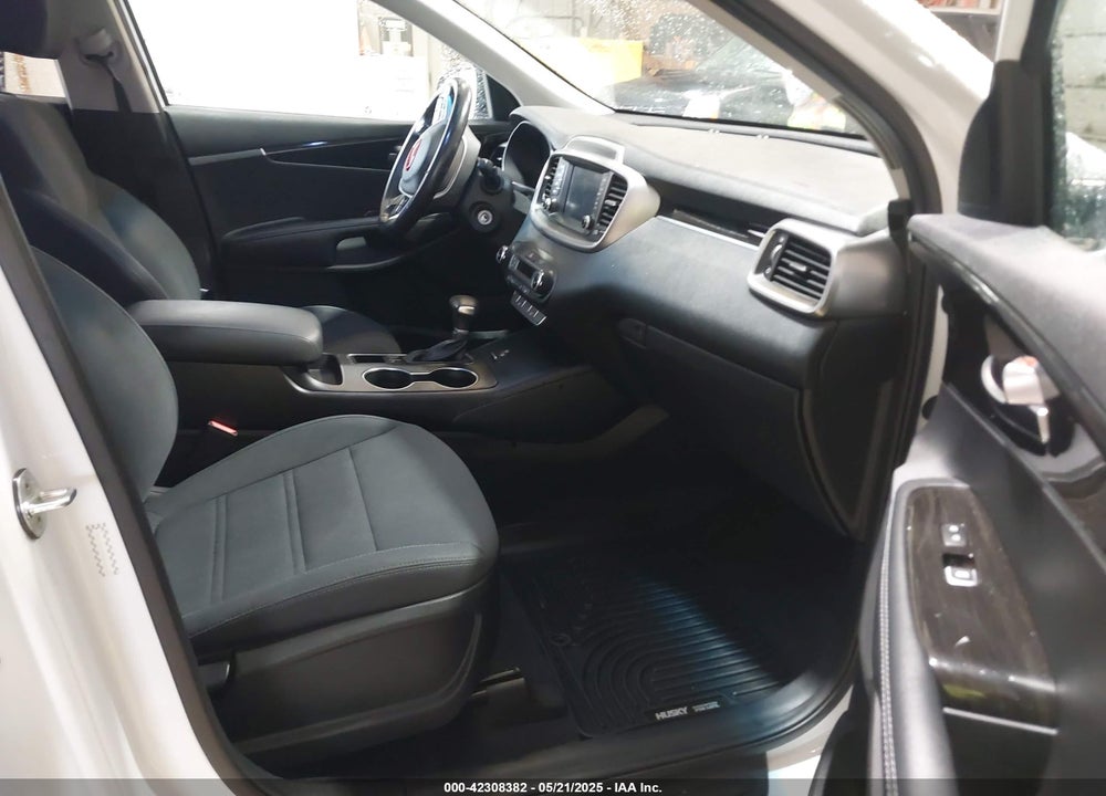 2019 KIA SORENTO 3.3L S VIN: 5XYPGDA54KG582709