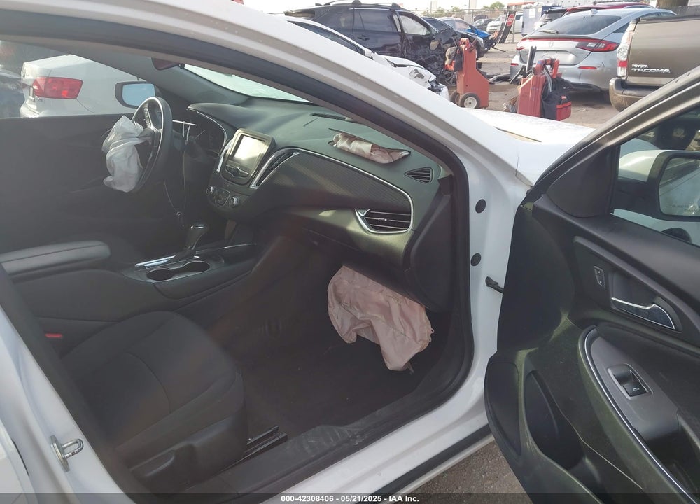 2018 CHEVROLET MALIBU VIN: 1G1ZD5ST2JF133043