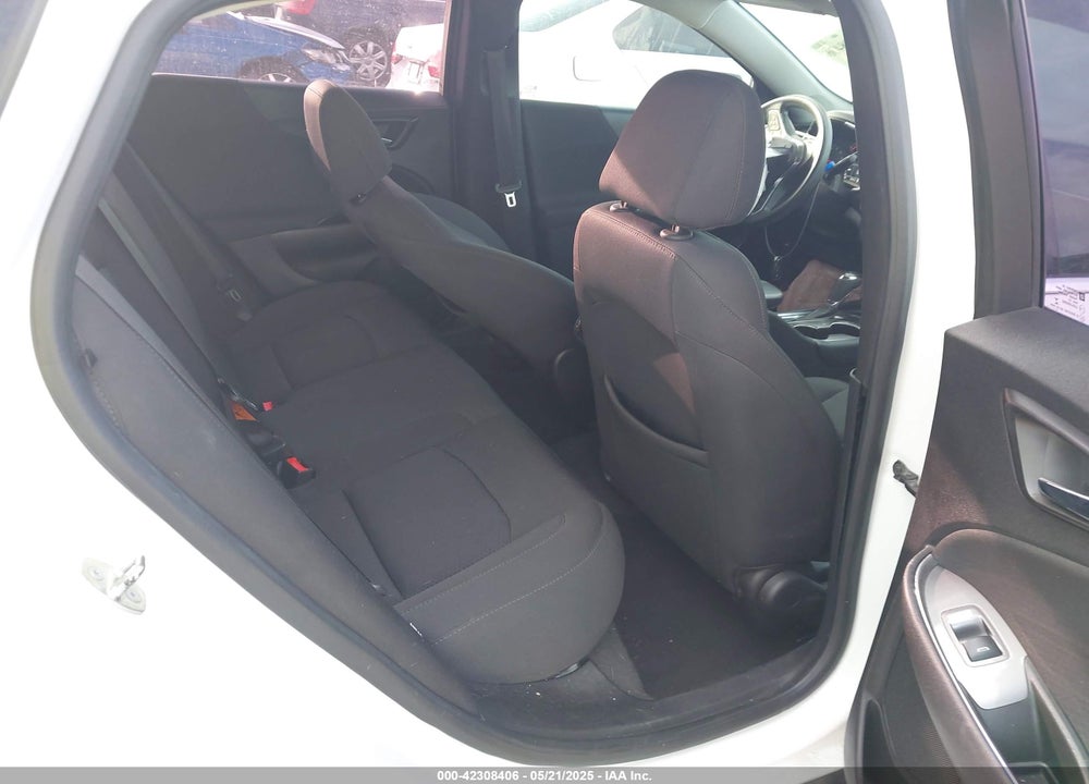2018 CHEVROLET MALIBU VIN: 1G1ZD5ST2JF133043