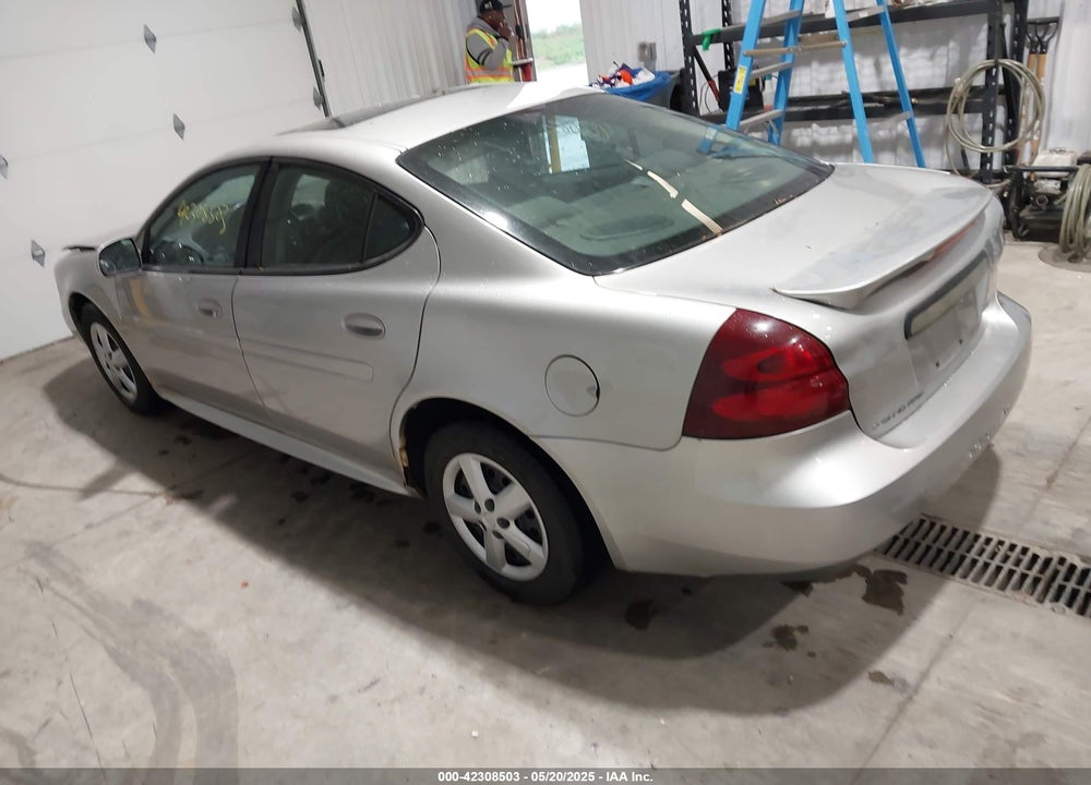 2008 PONTIAC GRAND PRIX VIN: 2G2WP552281118424