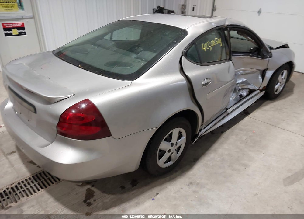 2008 PONTIAC GRAND PRIX VIN: 2G2WP552281118424
