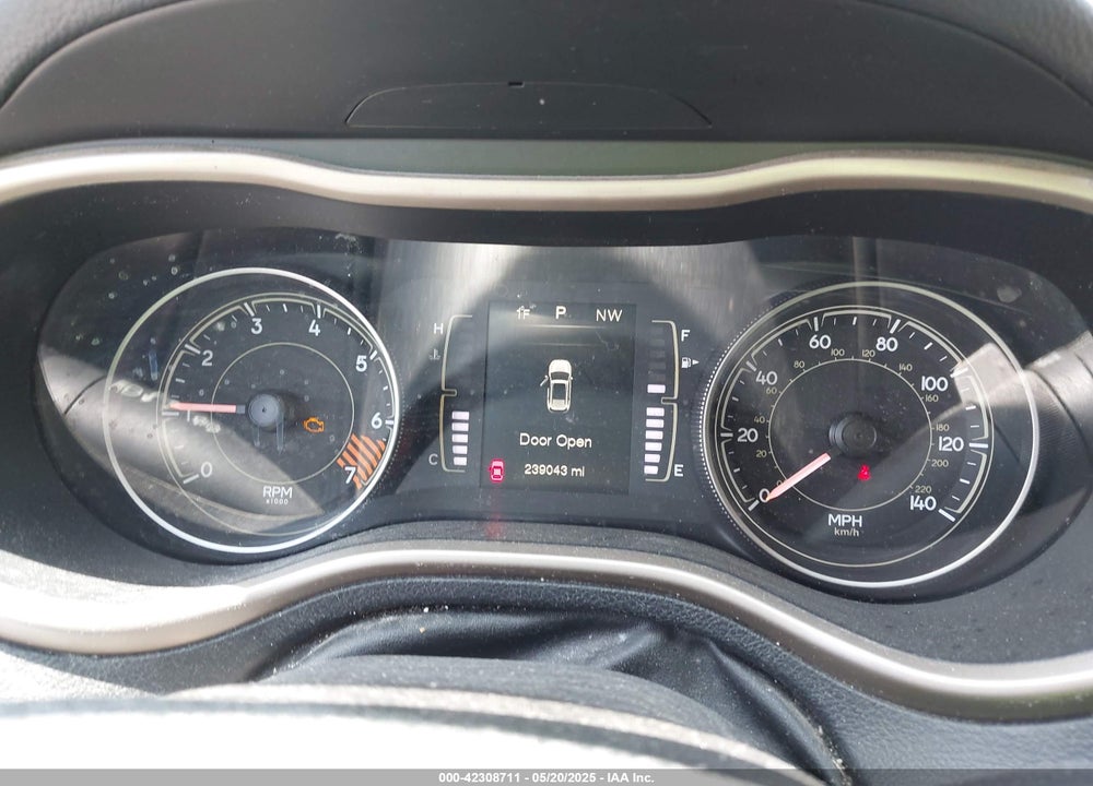 2014 JEEP CHEROKEE VIN: 1C4PJMCB0EW172484