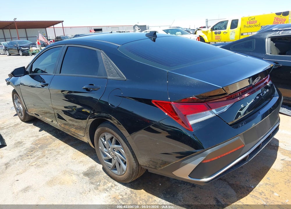 2024 HYUNDAI ELANTRA VIN: KMHLM4DG8RU682661