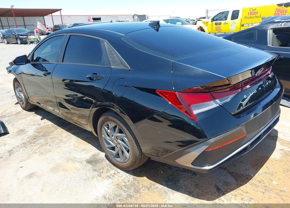 2024 HYUNDAI ELANTRA VIN: KMHLM4DG8RU682661