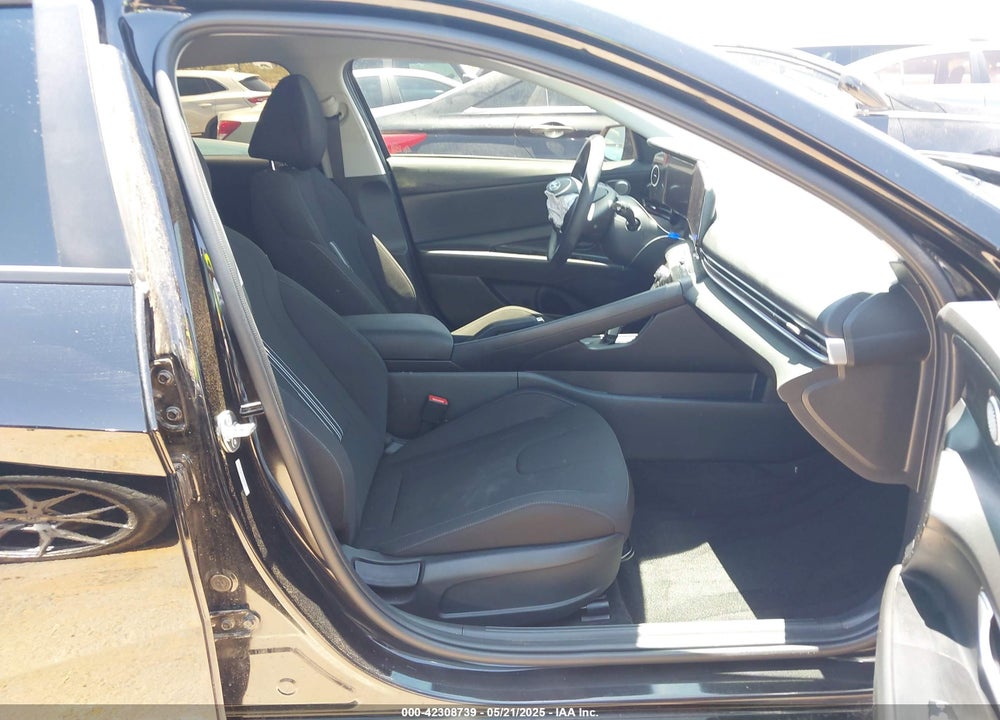 2024 HYUNDAI ELANTRA VIN: KMHLM4DG8RU682661